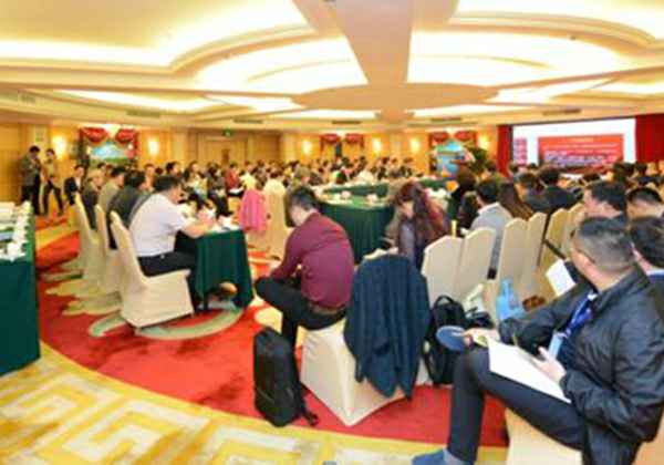 2018年中阀协七届二次会员代表会议顺利召开 2018年中阀协七届二次会员代表会议顺利召开